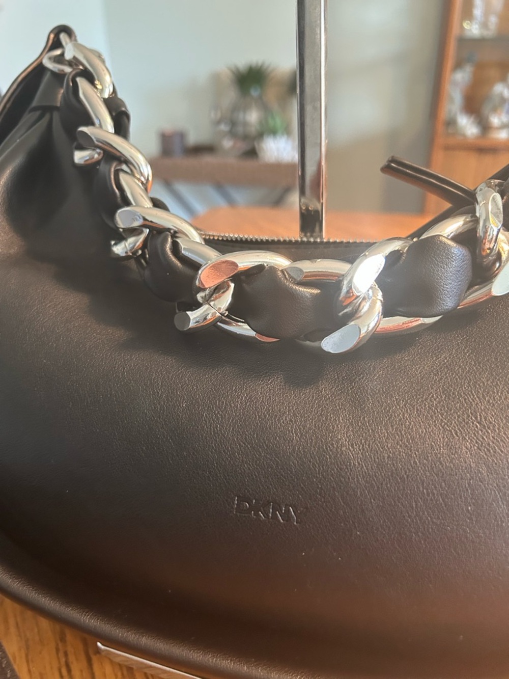 DKNY Black Leather Shoulder Bag in leather with Silver Chain-Detail